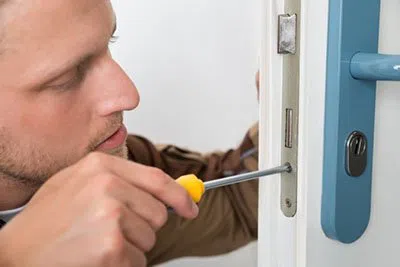 Super Locksmith Services Cincinnati, OH 513-988-4034 Super Locksmith Services Cincinnati, OH 513-988-4034 - 29-3